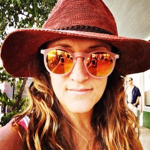 Meet your Posher, Ashley